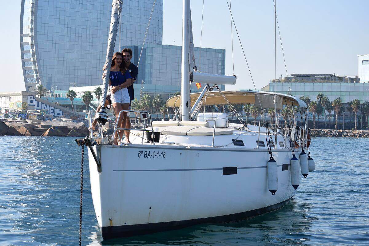 Romantic sailboat excursion, sunset cruise in Barcelona
